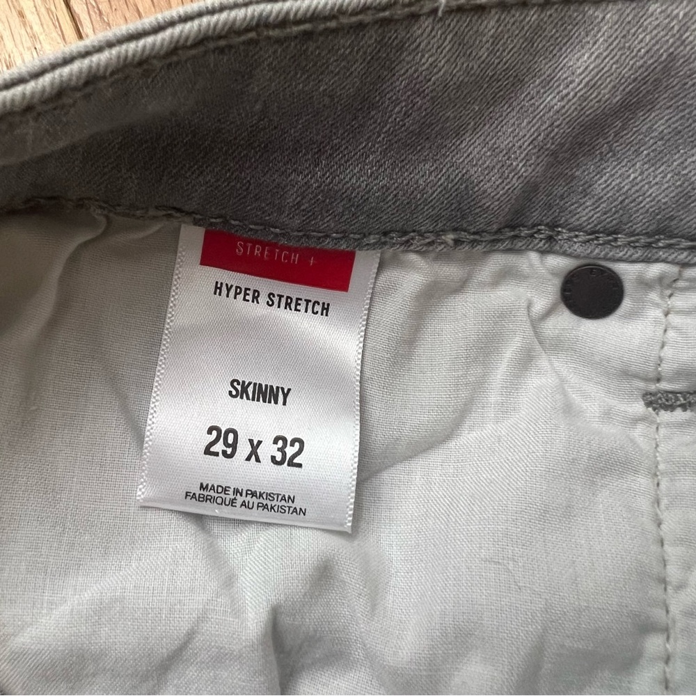 Express Gray Light Wash Skinny Jeans Size 29x 32 - Picture 4 of 4